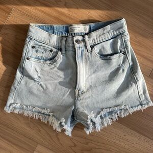 Abercrombie & Fitch High Rise / High Waisted Jean Shorts size 24 / 00